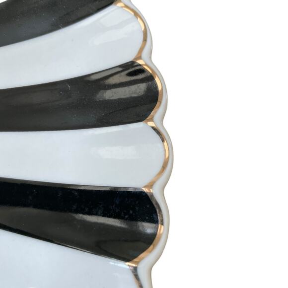 Black and White Stripe Scallop Fine Porcelain Dinner Plate  Monterey Bay Fine Porcelain Salad Plates 9in Black White Scallop Set of 4 NEW